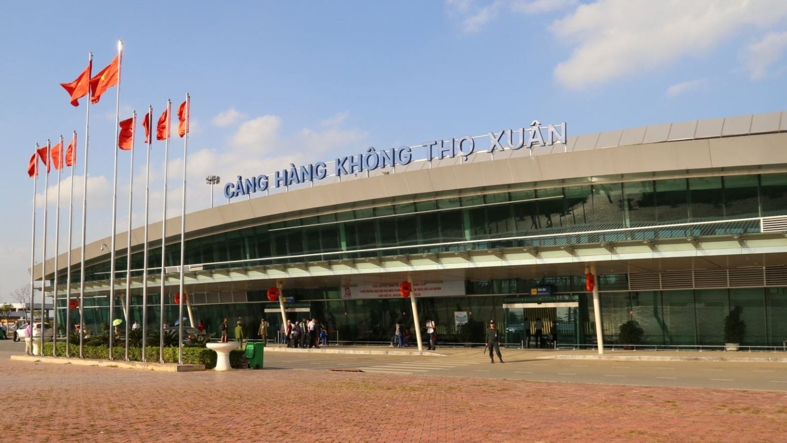 Tho Xuan Airport offers modern facilities, including a comfortable passenger terminal and convenient services for travelers on domestic routes.